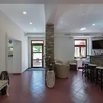 Ξενοδοχείο Uniqhotel 3*