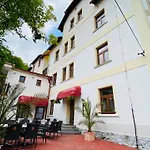 Ξενοδοχείο Uniqhotel 3*