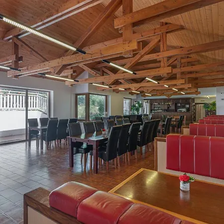 Uniqhotel 3* Cesky Sternberk