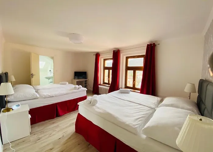 Uniqhotel فندق 3*